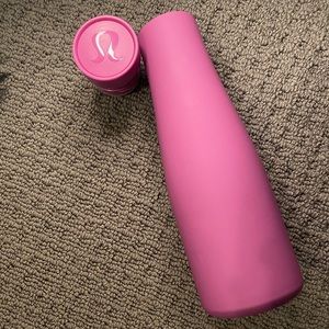 NWOT lululemon water bottle